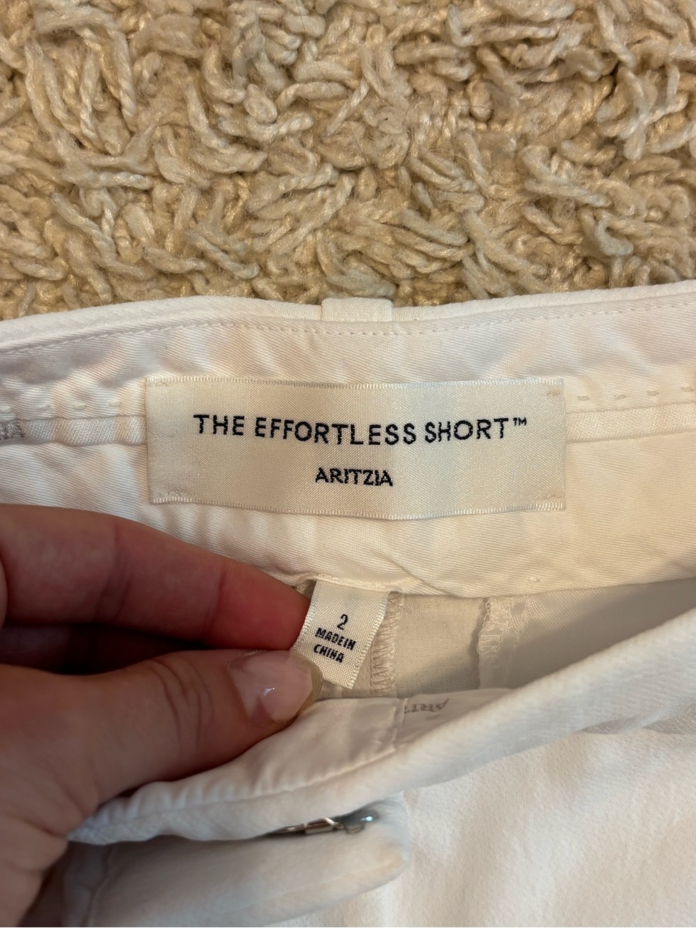 Aritzia Effortless Short - Picture 3 of 3